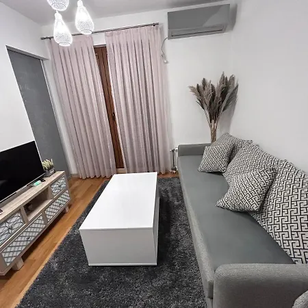 Empire - Adora Flatiron Apartamento Escópia